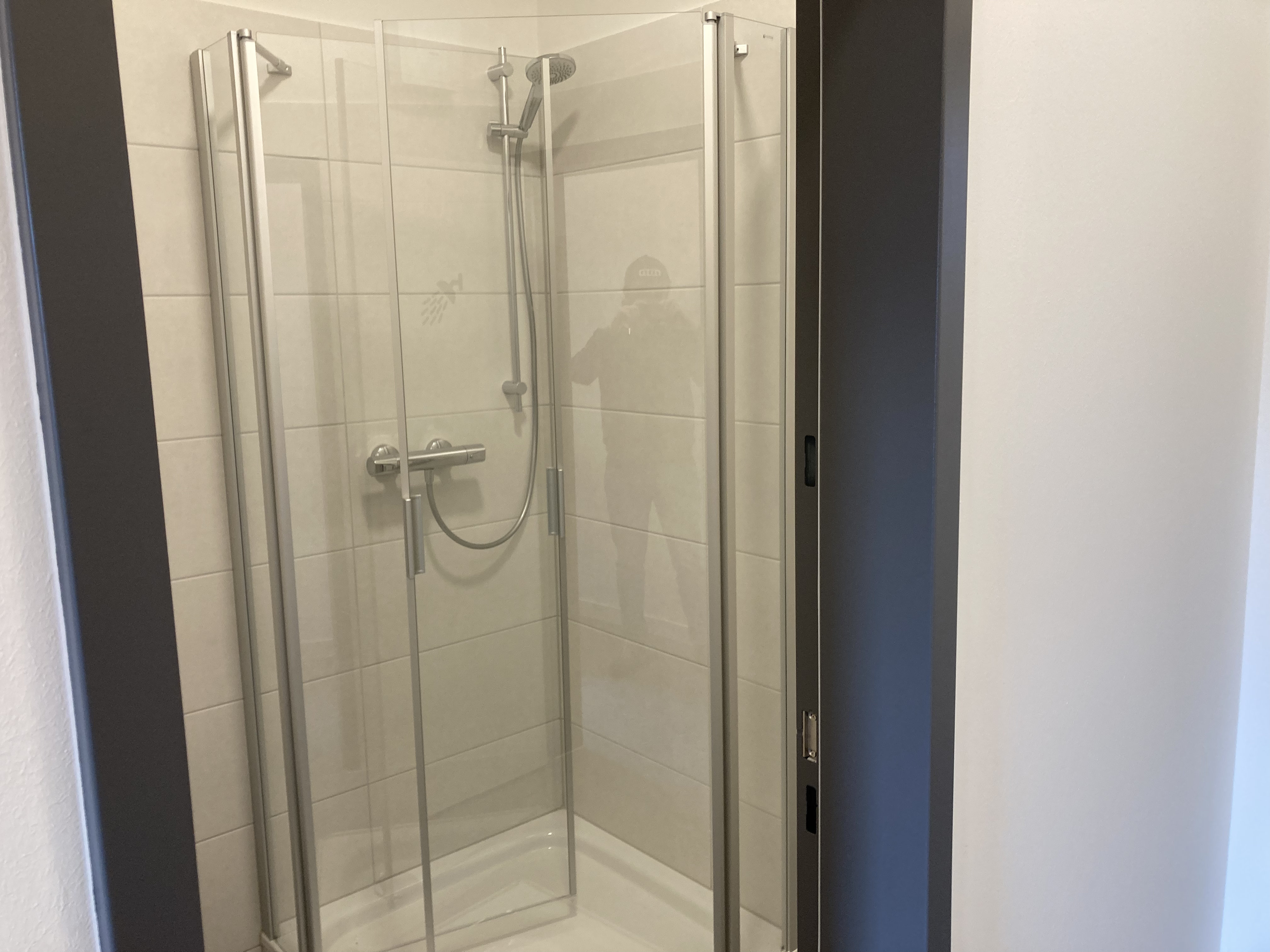 204 Damen WC: Dusche 7